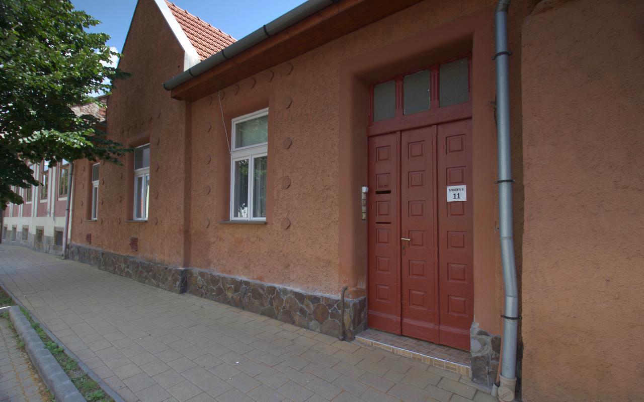 Oazis Apartman エゲル エクステリア 写真