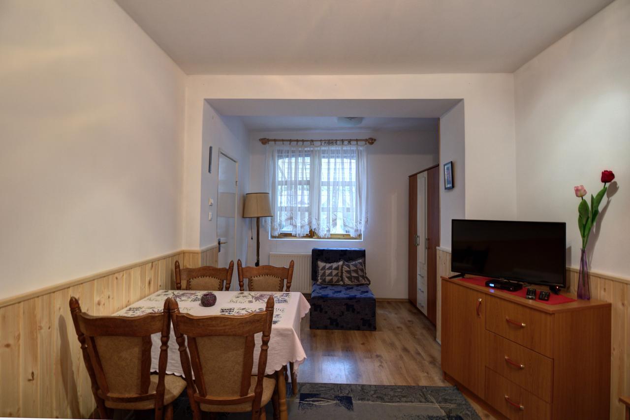 Oazis Apartman エゲル エクステリア 写真