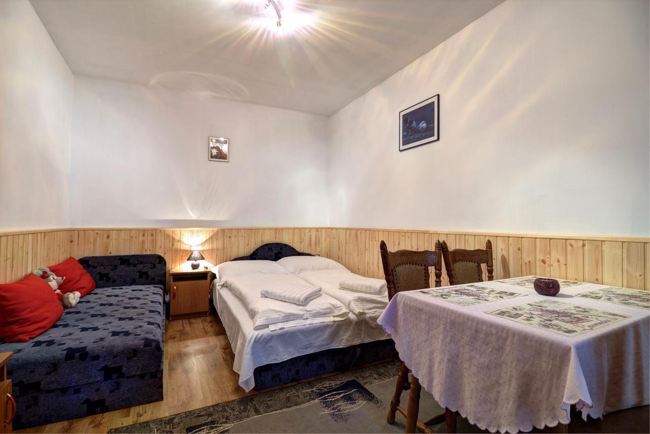 Oazis Apartman エゲル エクステリア 写真