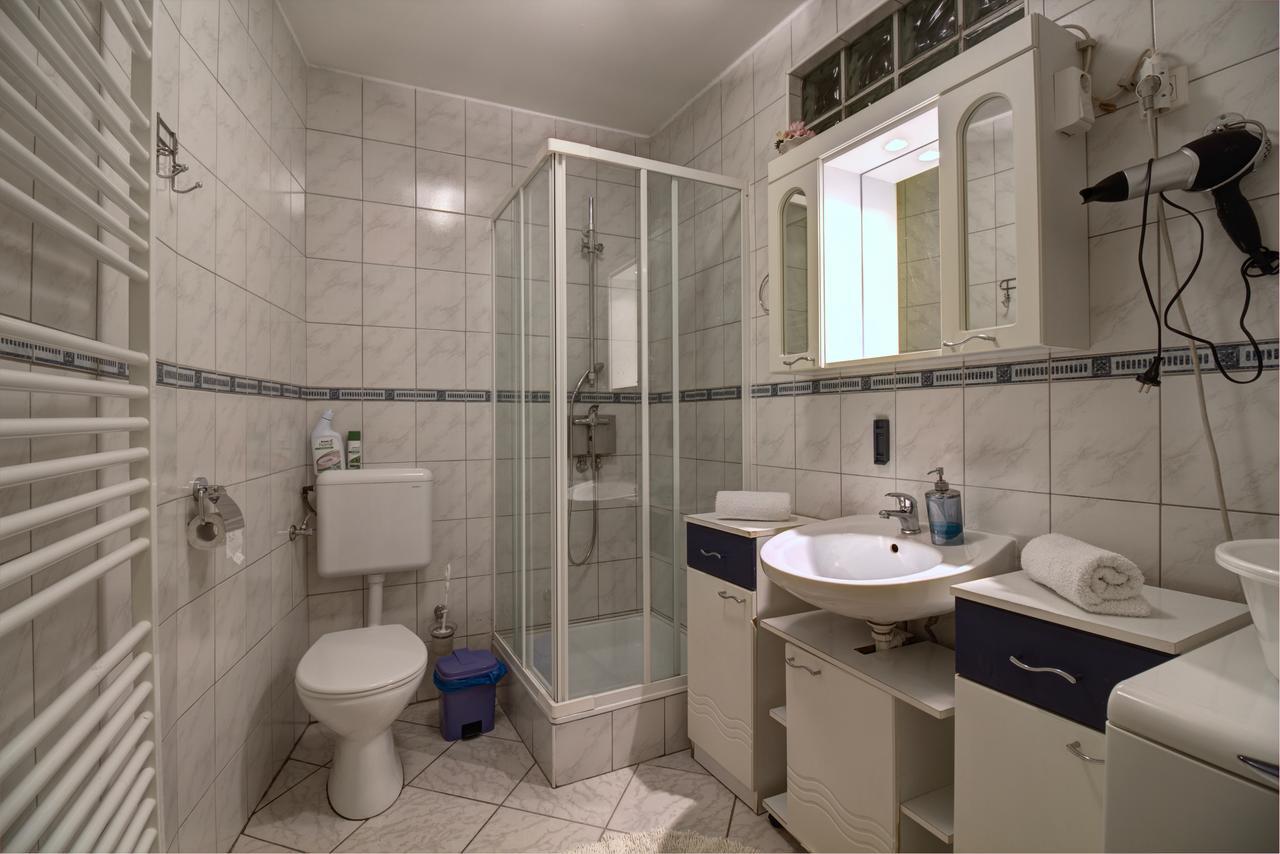 Oazis Apartman エゲル エクステリア 写真