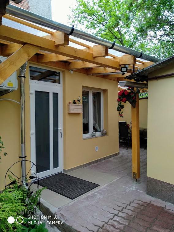 Oazis Apartman エゲル エクステリア 写真